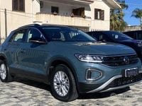 Usata VW T-Roc Life 116 CV (85 kW) 2023 Nero SUV