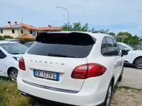 Usata Porsche Cayenne 245 CV (180 kW) 2011 Bianco SUV