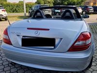 Usata Mercedes SLK200 163 CV (119 kW) 2004 Argento Cabrio