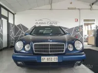 Usata Mercedes E250 Elegance 113 CV (83 kW) 1997 Blu Berlina