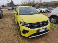 Usata VW T-Cross R-line 116 CV (85 kW) 2024 Giallo SUV