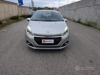 Usata Peugeot 208 Active 75 CV (55 kW) 2015 Grigio Utilitaria