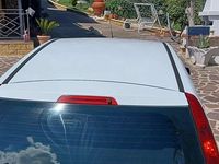 Usata Ford Fiesta 68 CV (50 kW) 2006 Bianco Utilitaria