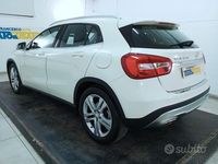 Usata Mercedes GLA200 136 CV (100 kW) 2015 Bianco metallizzato SUV