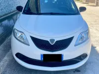 Usata Lancia Ypsilon Gold 69 CV (50 kW) 2019 Bianco Utilitaria