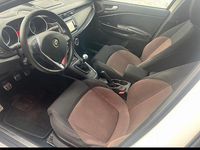 Usata Alfa Romeo Giulietta Distinctive 150 CV (110 kW) 2014 Bianco Utilitaria