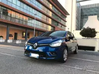 Usata Renault Clio Zen 76 CV (55 kW) 2019 Bluazzurro Utilitaria