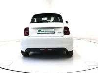 Usata Fiat 500e Action 42 kW (58 CV) 2023 Bianco Utilitaria