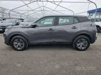 Usata Peugeot 2008 Active 131 CV (96 kW) 2023 Grigio platinium SUV