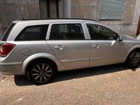 Usata Opel Astra 80 CV (58 kW) 2005 Grigio Station wagon
