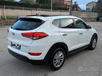 Usata Hyundai Tucson Xpossible 115 CV (84 kW) 2015 Bianco SUV