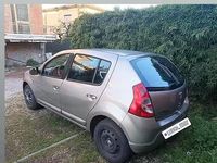 Occasion Dacia Sandero 75 PK (55 kW) 2009 Grijs Sedan