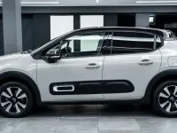 Usata Citroën C3 Shine 102 CV (75 kW) 2024 Grigio perlato metall SUV