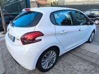 Usata Peugeot 208 Active 82 CV (60 kW) 2016 Bianco Utilitaria