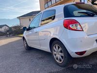 Usata Renault Clio II 48 CV (35 kW) 2010 Bianco Berlina