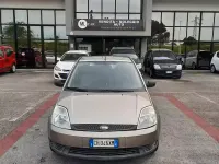 Gebraucht Ford Fiesta Ambiente 75 PS (55 kW) 2003 Grau Kleinwagen