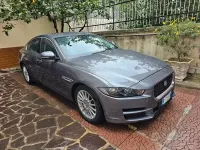 Usata Jaguar XE 163 CV (119 kW) 2017 Grigio Berlina