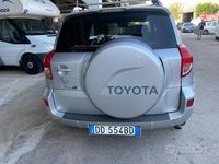 Usata Toyota RAV4 Luxury 136 CV (100 kW) 2006 Grigio SUV