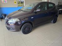 Usata Lancia Ypsilon Gold 85 CV (62 kW) 2013 Viola Utilitaria