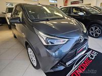 Usata Toyota Aygo Connect Style 72 CV (52 kW) 2020 Grigio Utilitaria
