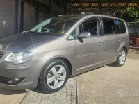 Usata VW Touran 105 CV (77 kW) 2009 Grigio Monovolume