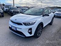Usata Kia Stonic 101 CV (74 kW) 2019 Bianco SUV