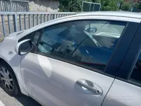 Usata Toyota Yaris 69 CV (50 kW) 2011 Bianco Utilitaria