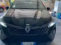Usado Renault Clio V 101 HP (74 kW) 2023 Preto Sedan