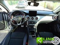 Usata Mercedes CLA200 Premium 156 CV (114 kW) 2019 Grigio Berlina