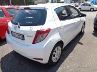 Usata Toyota Yaris Trend 69 CV (50 kW) 2014 Bianco Utilitaria