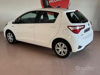 Usata Toyota Yaris Hybrid Business Edition 73 CV (53 kW) 2020 Bianco Berlina
