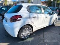 Usata Peugeot 208 Active 101 CV (74 kW) 2018 Bianco Utilitaria