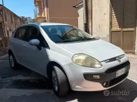 Usata Fiat Grande Punto 77 CV (56 kW) 2011 Bianco Utilitaria