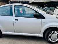 Usata Toyota Aygo 67 CV (49 kW) 2007 Grigio Utilitaria
