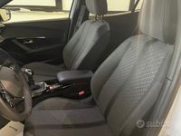 Usata Peugeot 2008 Allure 101 CV (74 kW) 2024 Bianco SUV