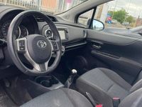 Usata Toyota Yaris 69 CV (50 kW) 2012 Bianco Utilitaria