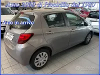 Usata Toyota Yaris 69 CV (50 kW) 2015 Grigio Utilitaria
