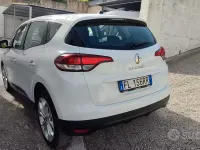 Usata Renault Scénic 110 CV (80 kW) 2018 Bianco Monovolume
