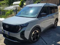 Usata Ford Tourneo 124 CV (91 kW) 2025 Furgone