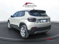 Usata Jeep Avenger Altitude 101 CV (74 kW) 2023 Beige SUV
