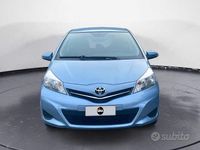 Usata Toyota Yaris 69 CV (50 kW) 2012 Blu Utilitaria