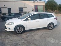 Usata Ford Focus 105 CV (77 kW) 2015 Bianco Station wagon