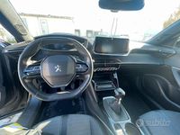 Usata Peugeot 2008 Allure 102 CV (75 kW) 2023 Grigio SUV