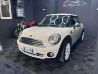 Usata Mini Cooper 95 CV (69 kW) 2009 Beige Utilitaria