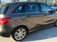 Usata Mercedes B200 Executive 156 CV (114 kW) 2014 Marrone Utilitaria