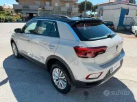 Usata VW T-Roc Life 110 CV (80 kW) 2022 Grigio SUV