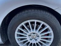 Usata VW New Beetle 105 CV (77 kW) 2004 Grigio Utilitaria