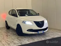 Usata Lancia Ypsilon 69 CV (50 kW) 2015 Bianco Utilitaria
