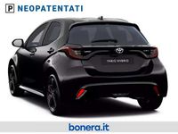 Nuova Toyota Yaris Hybrid Premium 131 CV (96 kW) 2026 Black metallic Berlina