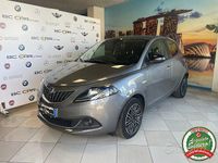 Usata Lancia Ypsilon Gold 69 CV (50 kW) 2022 Grigio scuro Utilitaria